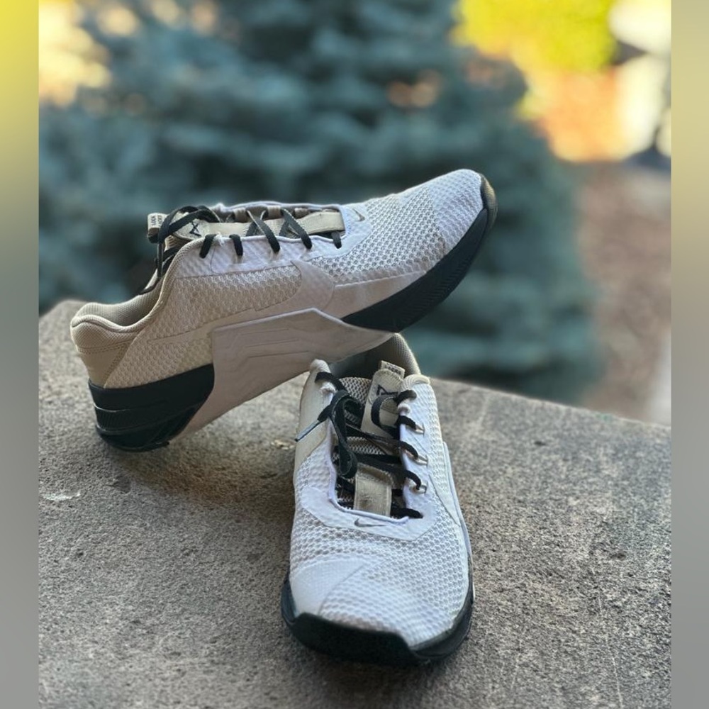 Nike White and Black Mesh Athletic Shoes